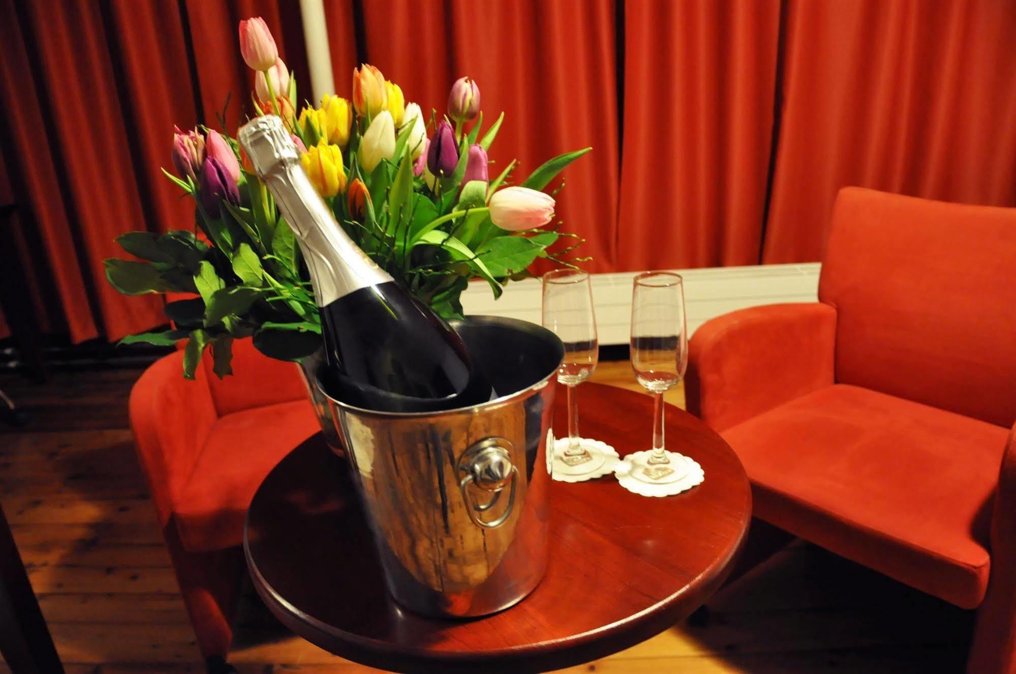 Lange Mare City Hotel Лейден Екстериор снимка